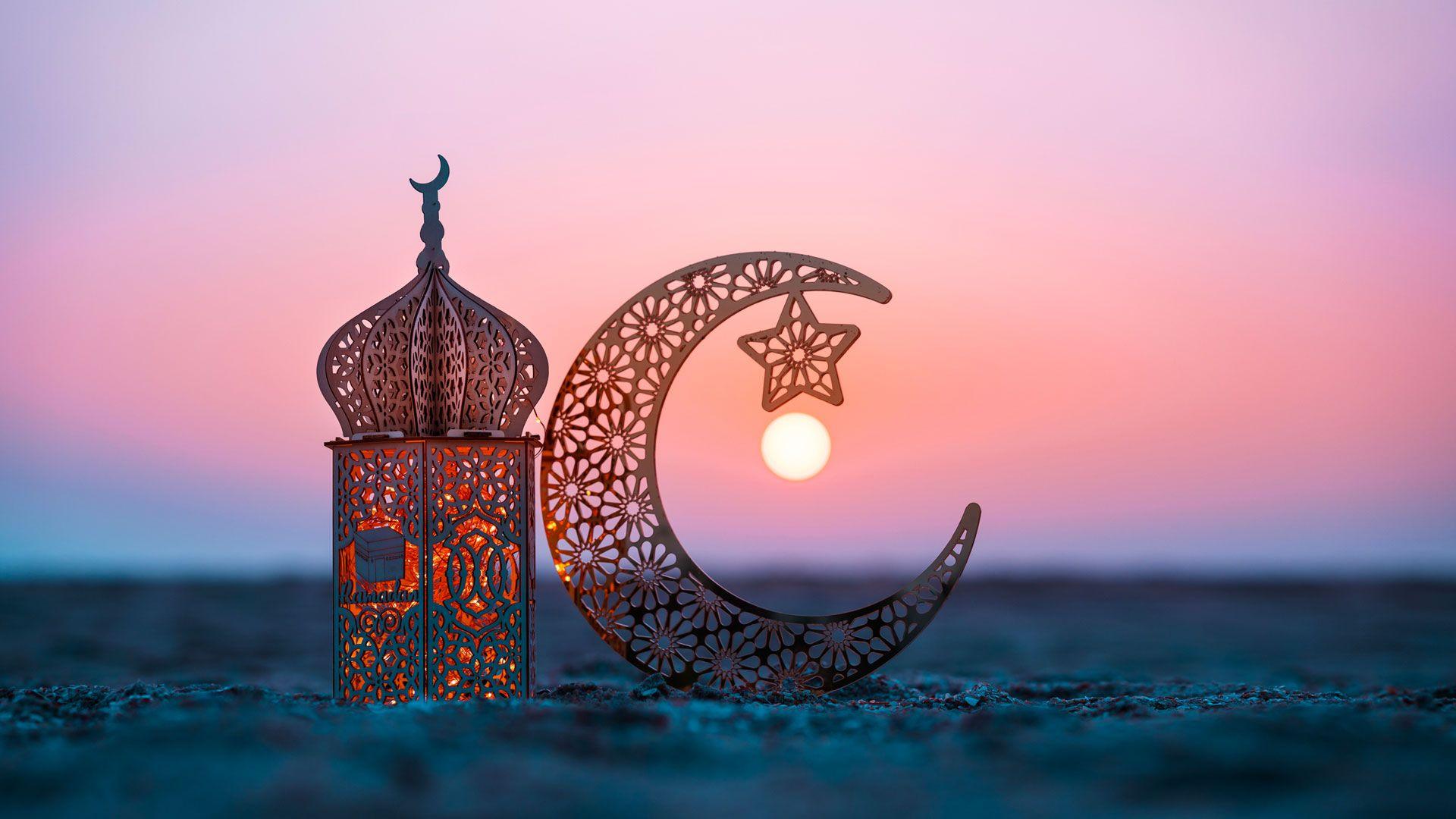 Ramadan Kareem from Middlesex University Dubai to everyone observing this year! 

Dubai is a multicultural city with many different cultures, celebrations and religions, however the UAE is a Muslim country first and foremost, meaning the country celebrates Ramadan every year. 